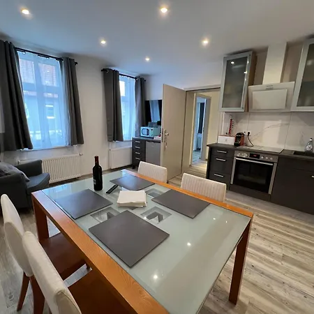 Charming Retreats Apartment *